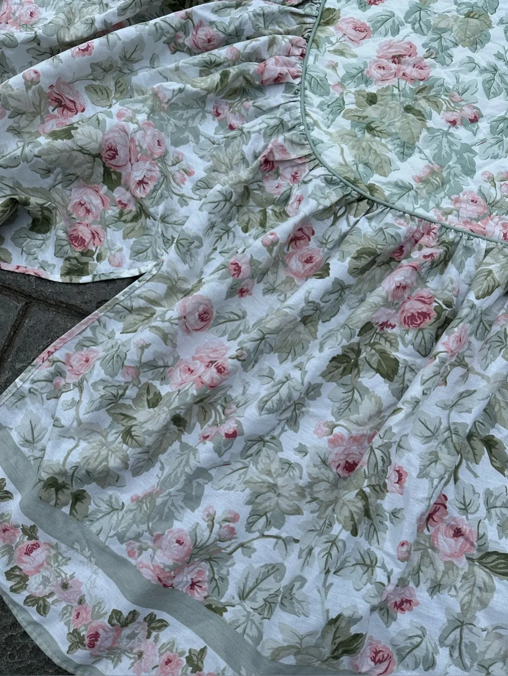 VTG Laura Ashley Full Cottage Rose Floral Comforter Quilt with Built In Bedskirt